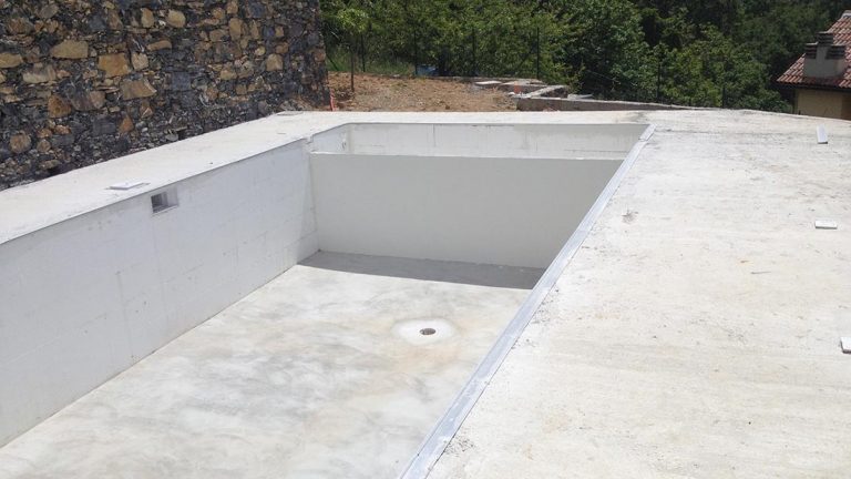 Piscine prefabbricate in casseri