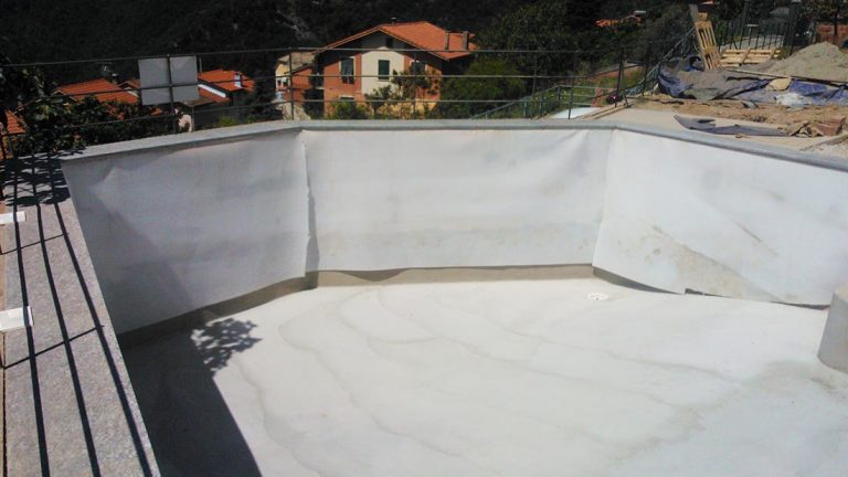 Piscine prefabbricate in casseri