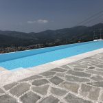 Rivestimento liner bianco- Piscina a sfioro alture Rapallo