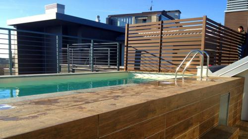 Piscina in cemento armato in attico, rivestimento in PVC - Carate Brianza (MB)