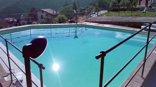 Piscina in casseri, rivestimento in PVC - Testana (GE)