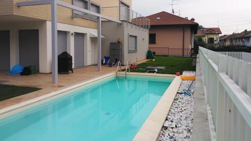 Piscina in casseri, rivestimento in PVC - Carate Brianza (MB)