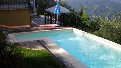 Piscina in casseri, rivestimento in PVC - Rapallo (GE)