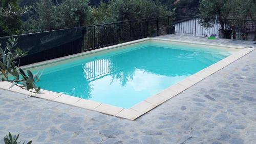 Piscina in casseri, rivestimento in PVC